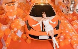 Hot girl Bến Tre chơi lớn tuổi 30: Sắm siêu xe Ferrari hàng hiếm đặt trong hộp quà khổng lồ