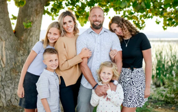 Doanh nhân 40 tuổi sở hữu hơn 1.000 bất động sản: Từng ăn mì tôm sống qua ngày, có trong tay hơn 700 tỷ đồng dù 'bỏ dở' đại học