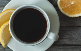 Trào lưu uống cà phê với chanh buổi sáng giúp giảm mỡ hiệu quả: Chuyên gia nói gì?