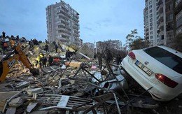 Lời kể nạn nhân trong vụ động đất thảm khốc ở Thổ Nhĩ Kỳ: Chúng tôi chỉ biết nằm yên và đợi cho hết rung chuyển