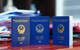 Cận cảnh mẫu hộ chiếu gắn chíp được cấp từ 1-3