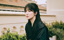 Những hình ảnh chưa tiết lộ của Song Hye Kyo tại show diễn Fendi, nhan sắc tuổi ngoài 40 khiến ai cũng bất ngờ