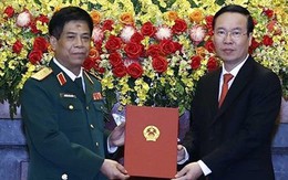 Chủ tịch nước Võ Văn Thưởng trao quyết định thăng quân hàm Thượng tướng