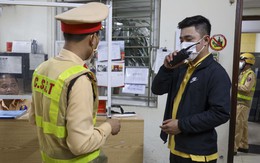 Hà Nội: Cảnh sát hóa trang xử lý nồng độ cồn gần quán nhậu