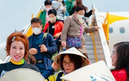 Nha Trang đón 11 chuyến bay charter chở hơn 2.200 khách Hàn Quốc đến du lịch