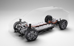 Chỉ có thể là người Nhật: Toyota cử kỹ sư mổ xẻ xe Tesla để học làm xe điện, còn ngợi ca đối thủ 'đó là cả một tác phẩm nghệ thuật'