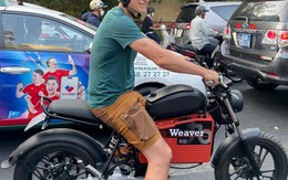 Bí mật đằng sau bức ảnh tài tử Game of Thrones chạy xe máy điện Dat Bike - startup 32 triệu USD từng gọi vốn trên Shark Tank