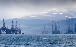Bị châu Âu cấm vận đường biển, Nga bất ngờ tìm ra phương thức vận chuyển mới “độc lạ” cho dầu thô, chi phí rẻ hơn bộn lần