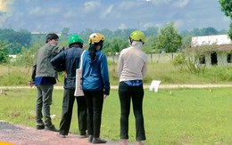 “Còn đất đâu mà mua”, câu nói kinh điển của cò đất một thời, đến nay nhìn lại thấy toàn là đất trống