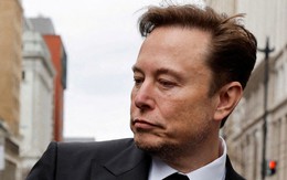 Elon Musk vừa trải qua ngày thứ 5 đen đủi nhất: Tên lửa SpaceX phát nổ sau 4 phút phóng, tài sản 'bay' 13 tỷ USD khi cổ phiếu Tesla lao dốc không phanh