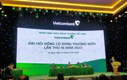 ĐHĐCĐ Vietcombank: Dự kiến trích 21.680 tỷ đồng chia cổ tức năm 2022, đã trình Chính phủ chủ trương nhận chuyển giao bắt buộc 1 TCTD