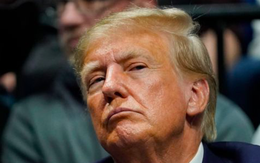 ‘Chiếc áo choàng’ bất khả chiến bại của cựu Tổng thống Mỹ Donald Trump bị xuyên thủng