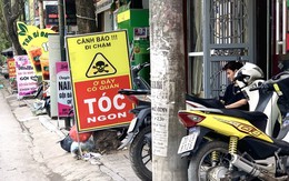 Cận cảnh vỉa hè các tuyến phố còn tồn tại vi phạm bị 'bêu tên' ở Hà Nội