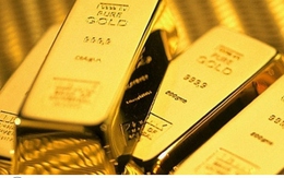 Vì sao giá vàng thế giới tăng vọt, vượt ngưỡng 2.000 USD/ounce?