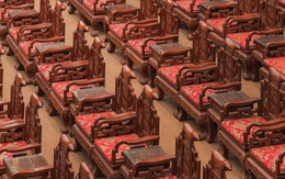 Nhà hát hơn 240 tỉ đồng gây tranh cãi bởi hàng ghế gỗ "bề thế" tốn kém