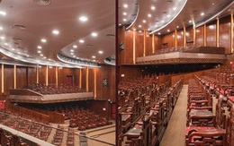 Tranh cãi hàng ghế gỗ bề thế trong nhà hát: 526 bàn ghế giá bao nhiêu?