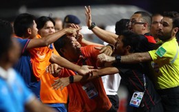U22 Thái Lan, U22 Indonesia đánh nhau đổ máu, chung kết SEA Games thành võ đài