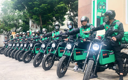 Hot: Gojek hợp tác cùng Dat Bike, dùng mô tô điện giá 66 triệu đồng để chở khách, giao đồ ăn