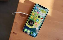 iPhone 12 bất ngờ giảm kỷ lục tới 12 triệu đồng, rẻ chưa từng có trong lịch sử