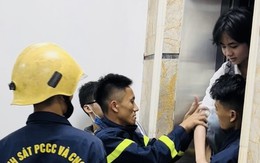 Giải cứu 4 học sinh mắc kẹt trong thang máy trung tâm Tiếng Anh