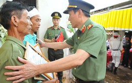Lãnh đạo Bộ Công an thăm hỏi thân nhân các chiến sĩ công an hy sinh tại Đắk Lắk
