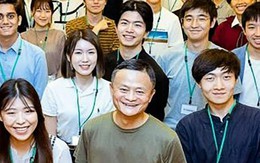 Hình ảnh tỷ phú Jack Ma lần đầu dạy học ở Nhật