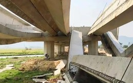 Sập nhiều dầm cầu trên cao tốc Diễn Châu - Bãi Vọt
