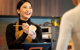 Cầm bằng thạc sĩ nhưng làm phục vụ ở quán cafe: Giới trẻ Trung Quốc rộ trào lưu nghỉ việc văn phòng để chọn công việc “vô lo vô nghĩ”, mặc kệ sự đời