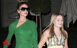 Victoria Beckham cấm con không makeup nhưng liên tục để Harper mặc đồ không hợp tuổi
