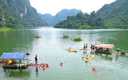 Đến thảo nguyên Đồng Lâm chèo kayak, bơi lội, trút bỏ hết mọi tâm tư muộn phiền