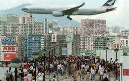 Độc lạ Hồng Kông: Sân bay khó hạ cánh bậc nhất thế giới, máy bay 'lướt’ giữa hai tòa nhà là chuyện bình thường