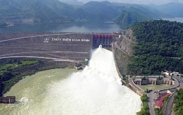 Nước cuồn cuộn đổ về hồ thủy điện miền Bắc, sản lượng điện tăng vọt