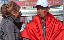 Bố mẹ Huỳnh Như xúc động, rơi nước mắt khi gửi lời cổ vũ con gái và đội tuyển nữ Việt Nam