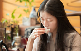 Loại trà quen thuộc với người Việt chống lão hóa tốt hơn trà đen, 3 cốc mỗi ngày giảm 36% nguy cơ mắc bệnh tim mạch