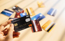 Vietcombank tăng phí dịch vụ thẻ, các ngân hàng khác thì đang áp dụng thế nào?