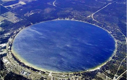 Khám phá bí ẩn hồ nước tự nhiên được mệnh danh tròn nhất thế giới