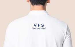 Kỷ niệm sự kiện niêm yết thành công trên sàn chứng khoán Mỹ, VinFast tung ra 1.000 chiếc áo phiên bản giới hạn in chữ VFS