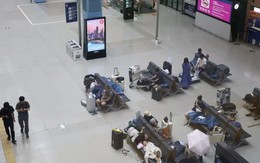 Hàng trăm hành khách mắc kẹt tại sân bay Nhật Bản