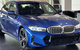 BMW 3-Series 2023 tiếp tục giảm giá mạnh tại đại lý: Bản base rẻ hơn Camry, làm khó thêm C-Class