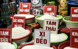 Giá gạo xuất khẩu Việt Nam vượt Thái Lan, giá bán lẻ trong nước tăng thêm 1.200 đồng/kg
