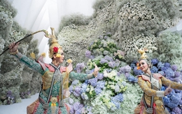 Choáng ngợp trước đám tang xa xỉ của tài phiệt siêu giàu Thái Lan: Phủ kín hoa tươi như "khu vườn thiên đàng"