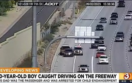Nhận tin từ người dân, cảnh sát chặn chiếc ô tô trên cao tốc và phát hiện cảnh tượng khó ngờ với đứa trẻ 10 tuổi