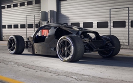 Bugatti khoe 'bộ xương' của siêu phẩm Bolide giá 4,7 triệu USD: Siêu cứng, siêu nhẹ, lật xe không để lại một vết nứt
