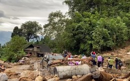 Cảnh hoang tàn nơi lũ quét vừa đi qua ở Lào Cai