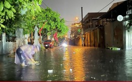 Thành phố Quy Nhơn, Bình Định: Đường ngập, nước tràn vào nhà sau cơn mưa kéo dài