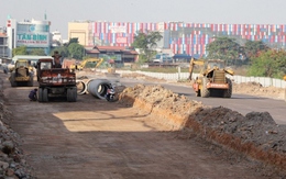 Phá dỡ bức tường tồn tại hơn 30 năm, mở đường vào sân bay Tân Sơn Nhất