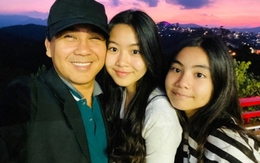 Được bà con cô bác xin chụp ảnh cùng, phản ứng của 2 con gái Quyền Linh khiến bố mẹ "nở mũi": Gia đình khéo dạy dỗ quá!