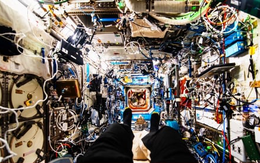 Bức ảnh gây choáng về nội thất trong trạm vũ trụ ISS