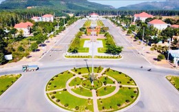 Huyện rộng ngang ngửa tỉnh Bắc Ninh sắp lên thị xã, nơi mà “một con gà gáy cả ba nước cùng nghe”