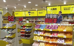 Trung Quốc - Thiên đường đồ ăn vặt: Đi vài trăm mét lại có 1 tiệm, cửa hàng nhượng quyền ‘mọc như nấm’, có chuỗi tính mở 16.000 chi nhánh trong 2 năm